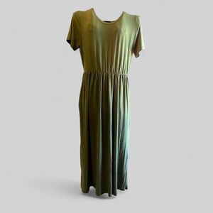 Casual Green Midi Sundress with Crew Neck